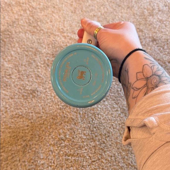 Stanley Aqua Ombre Travel Mug - Picture 4 of 7